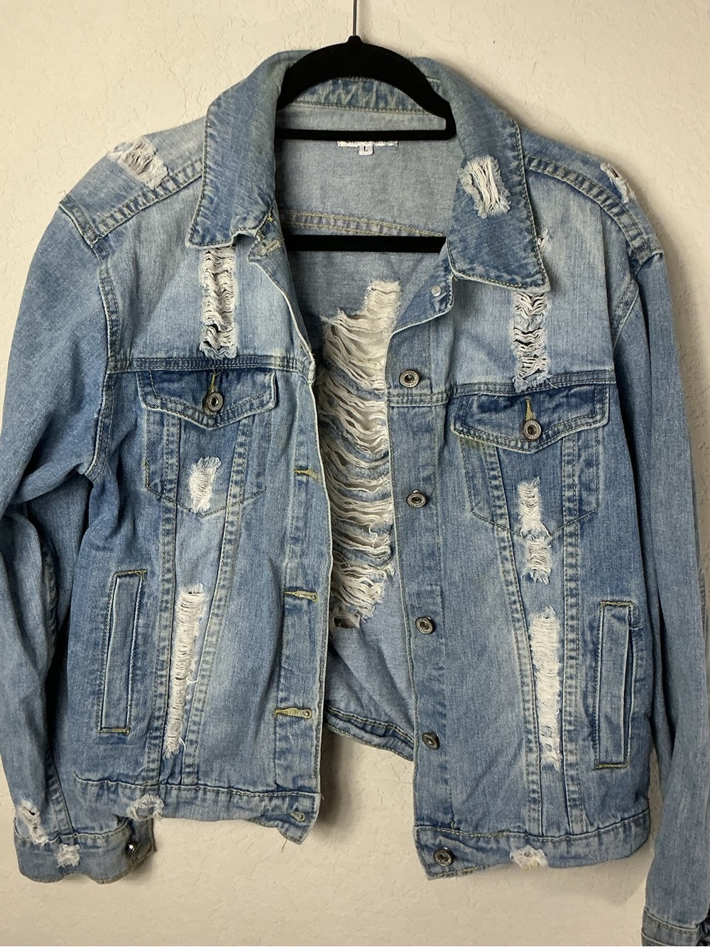 Cherry Koko Women's Distressed Shredded Denim Trucker Jacket Large Medium Wash